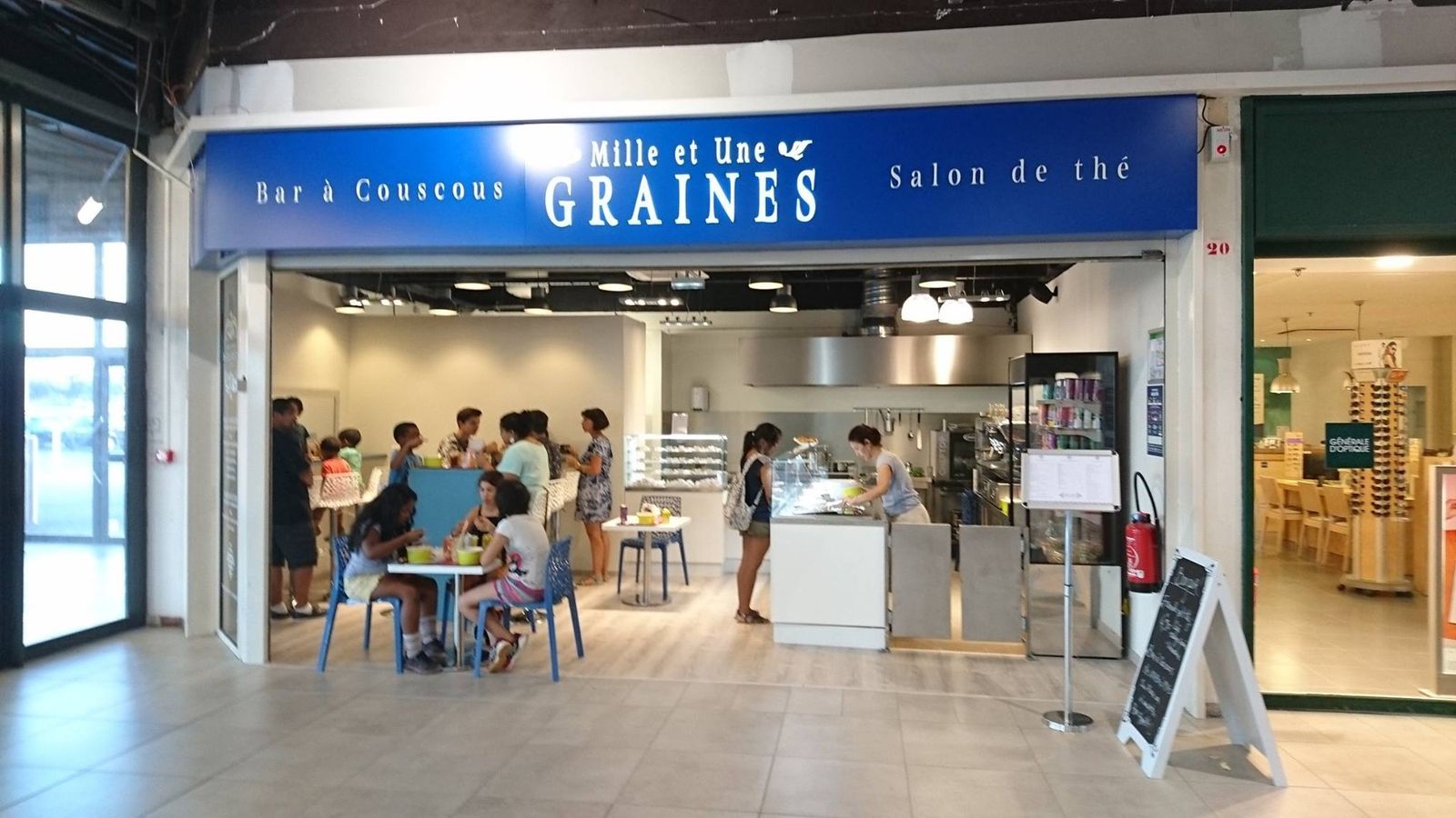 Bar à couscous et salon de thé Mille et Une Graines en galerie commerciale