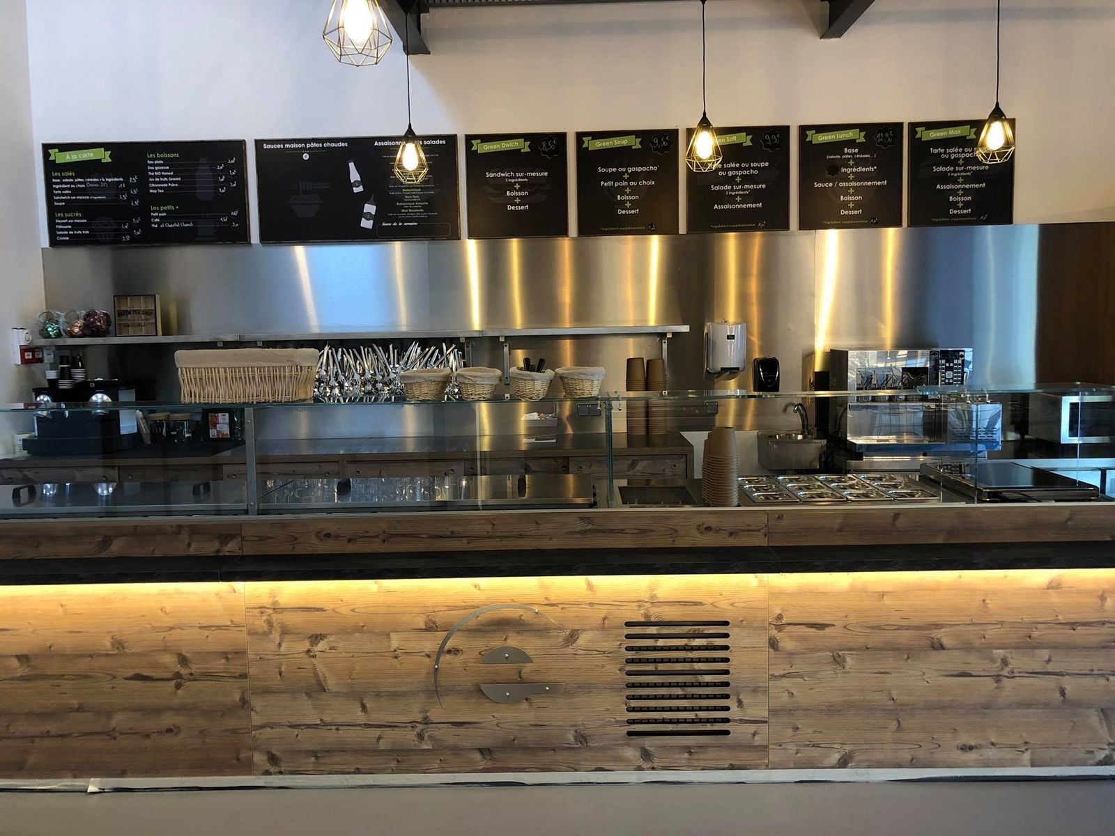 Comptoir de salad bar sur mesure avec éclairage LED à La Ciotat