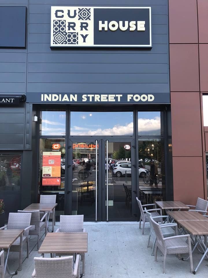 Façade du restaurant Curry House, street food indienne