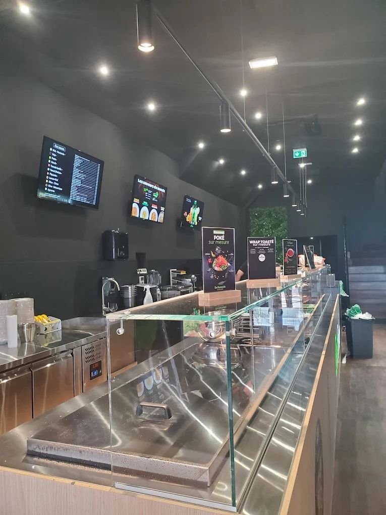 Makeline sur mesure pour restaurant de salades avec vitrage de protection